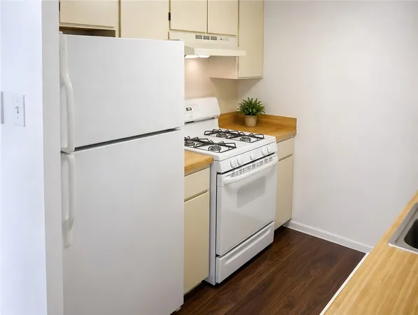 $1,275 | 1800 Lavaca Street, Unit 203, Austin, TX 78701