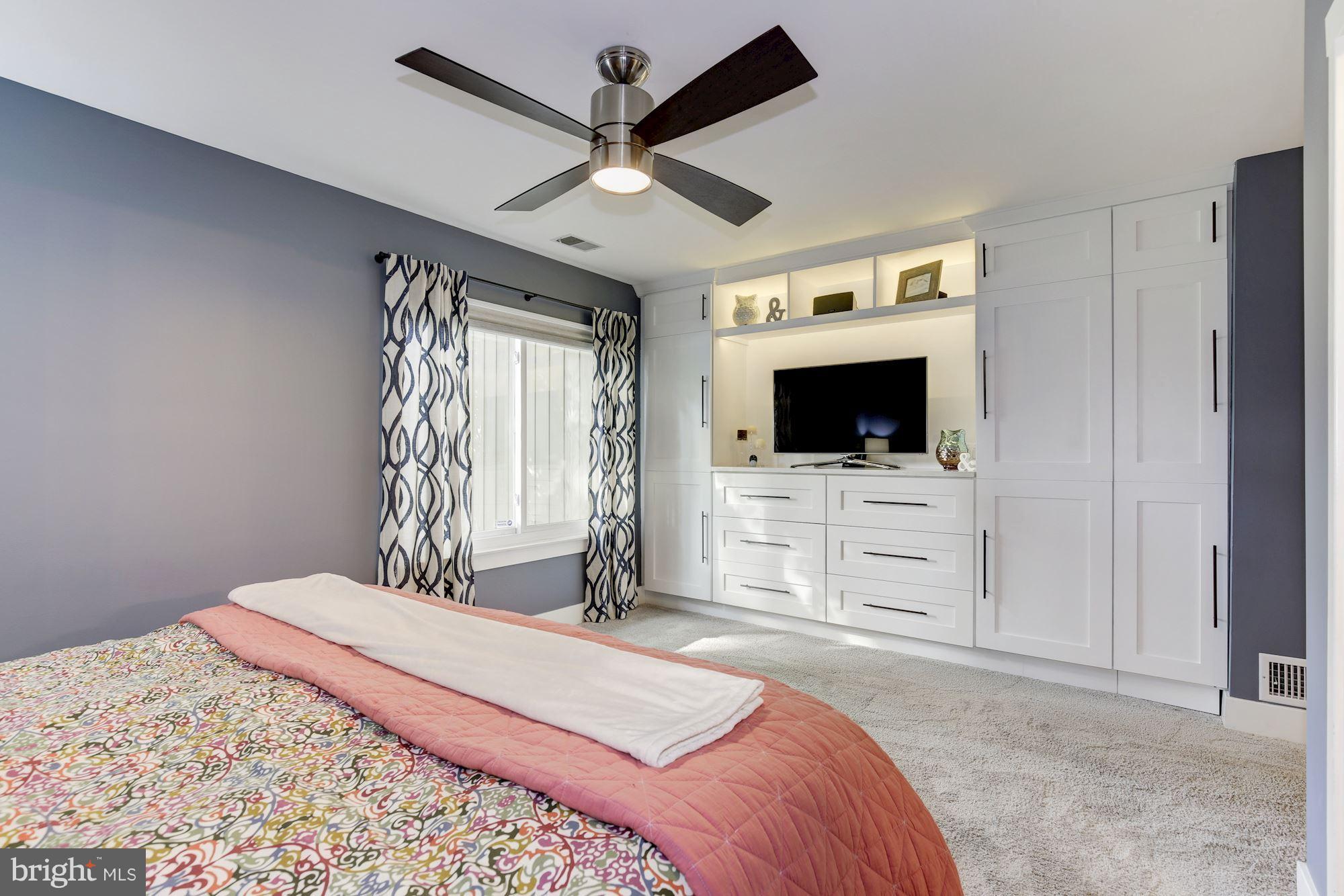 5949 Hall Street Springfield, VA 22152 - Photo 15 of 30 Bedroom (Master)