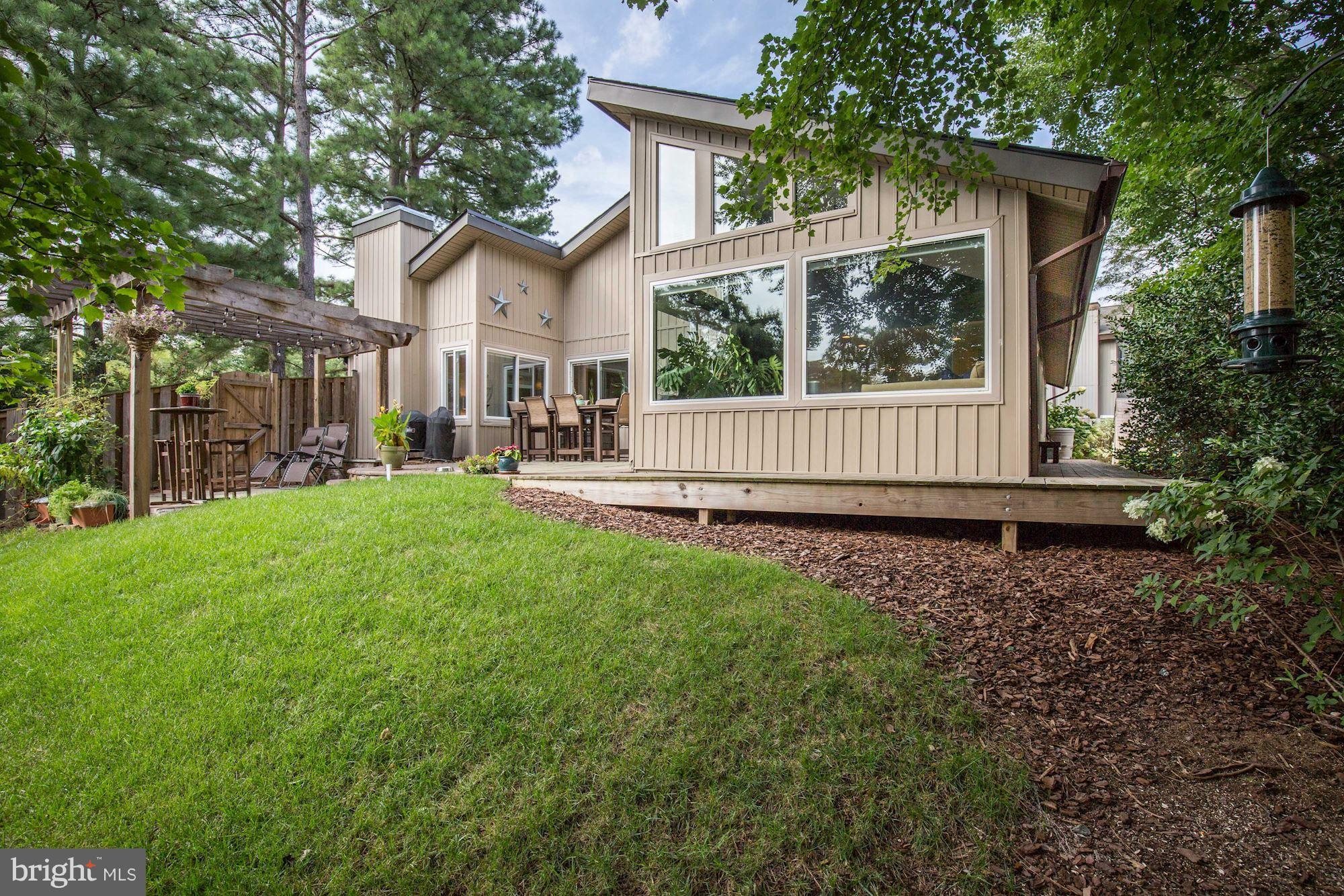 5949 Hall Street Springfield, VA 22152 - Photo 24 of 30 Exterior (Rear)