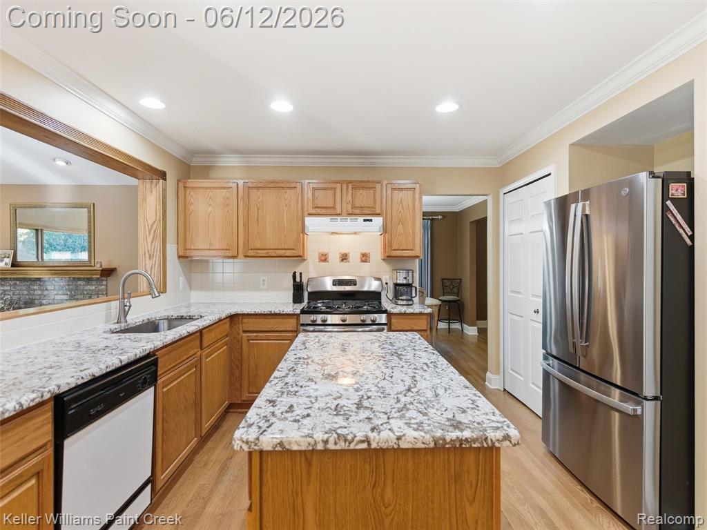 2842 Manorwood Road Troy, MI 48085 - Photo 38 of 72