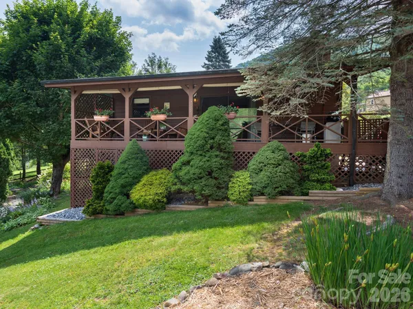 $349,500 | 85 Hillcrest Road, Maggie Valley, NC 28751