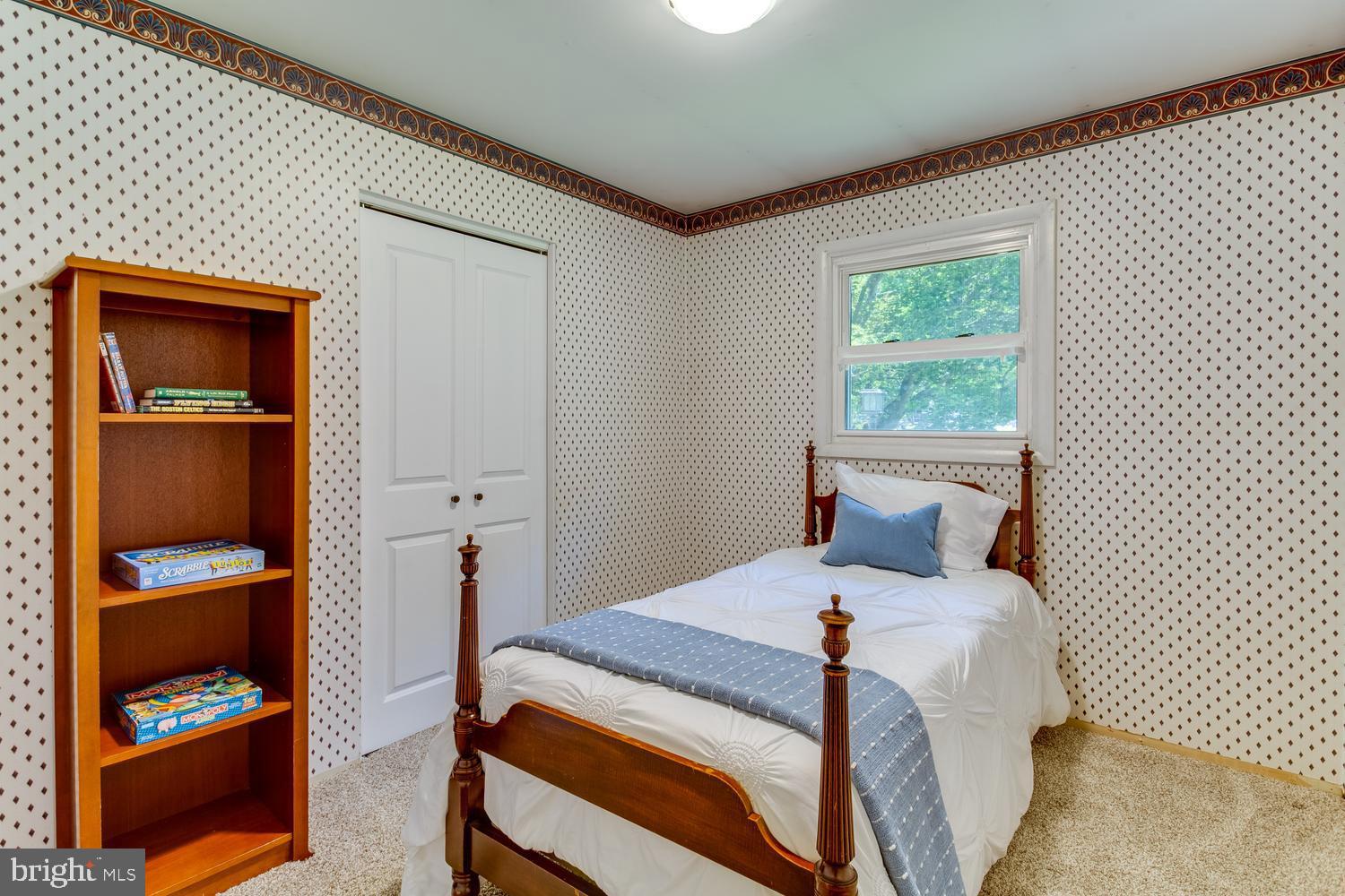 5900 Hanna Road Sykesville, MD 21784 - Photo 41 of 72 Bedroom 3, overhead lighting