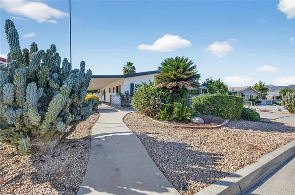 $300,000 | 25139 West Posey Drive, Hemet, CA 92544