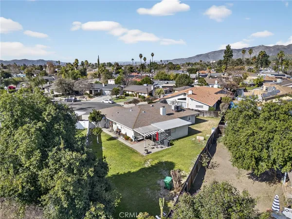 $300,000 | 25139 West Posey Drive, Hemet, CA 92544