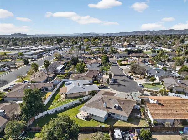 $300,000 | 25139 West Posey Drive, Hemet, CA 92544