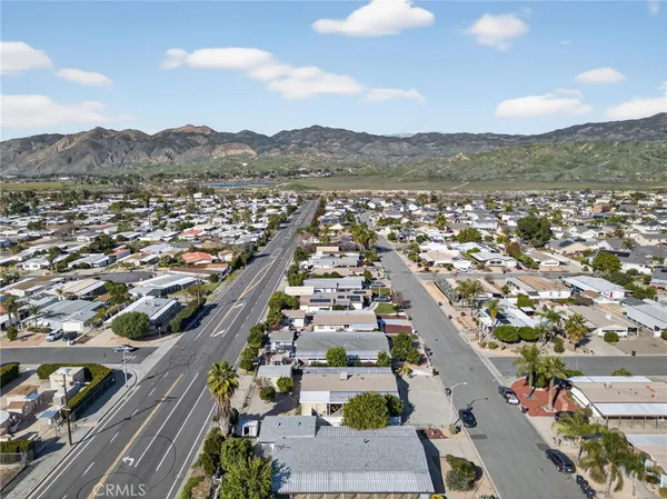 $300,000 | 25139 West Posey Drive, Hemet, CA 92544