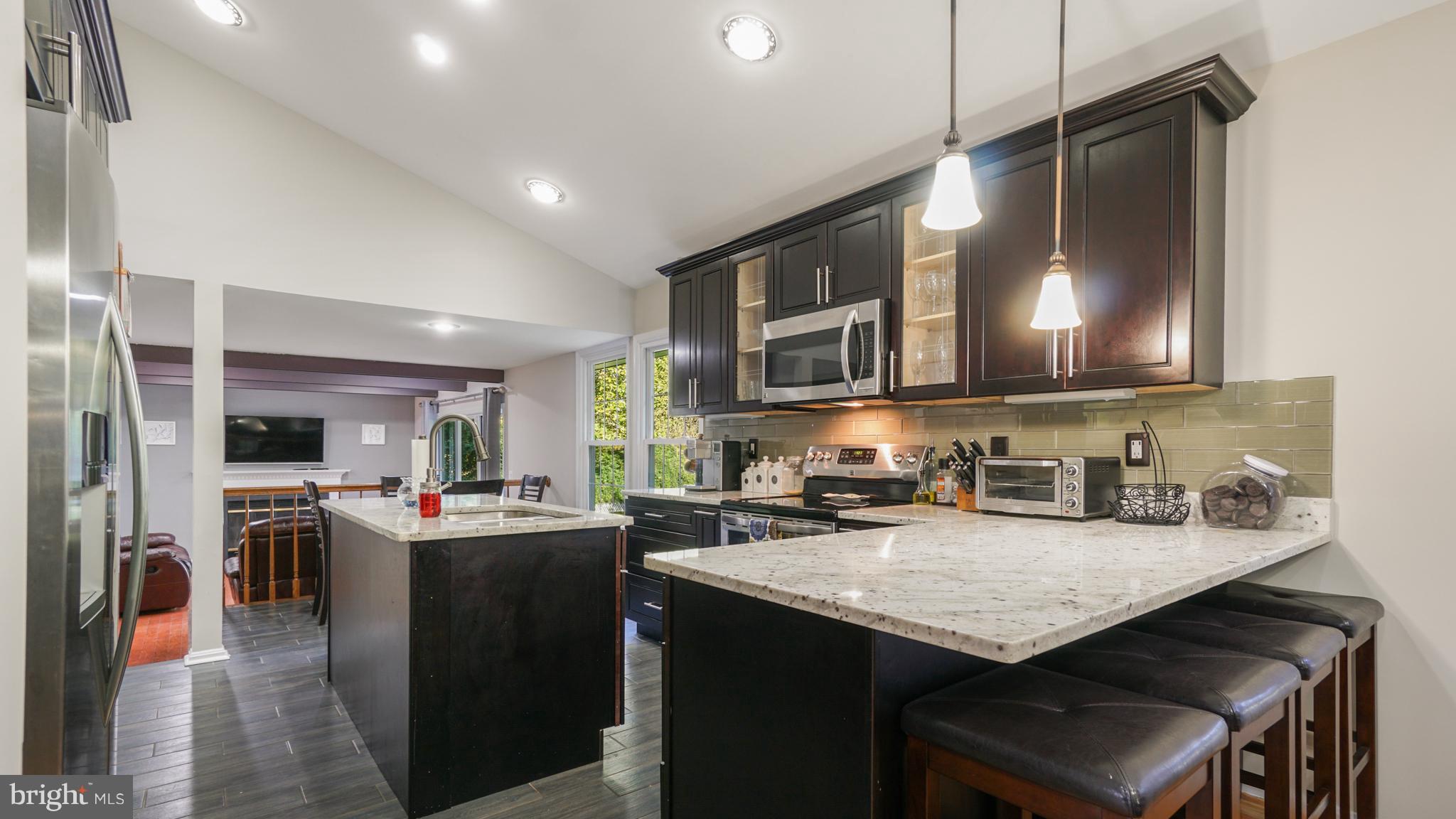 20617 Beaver Ridge Road Montgomery Village, MD 20886 - Photo 12 of 27 Kitchen