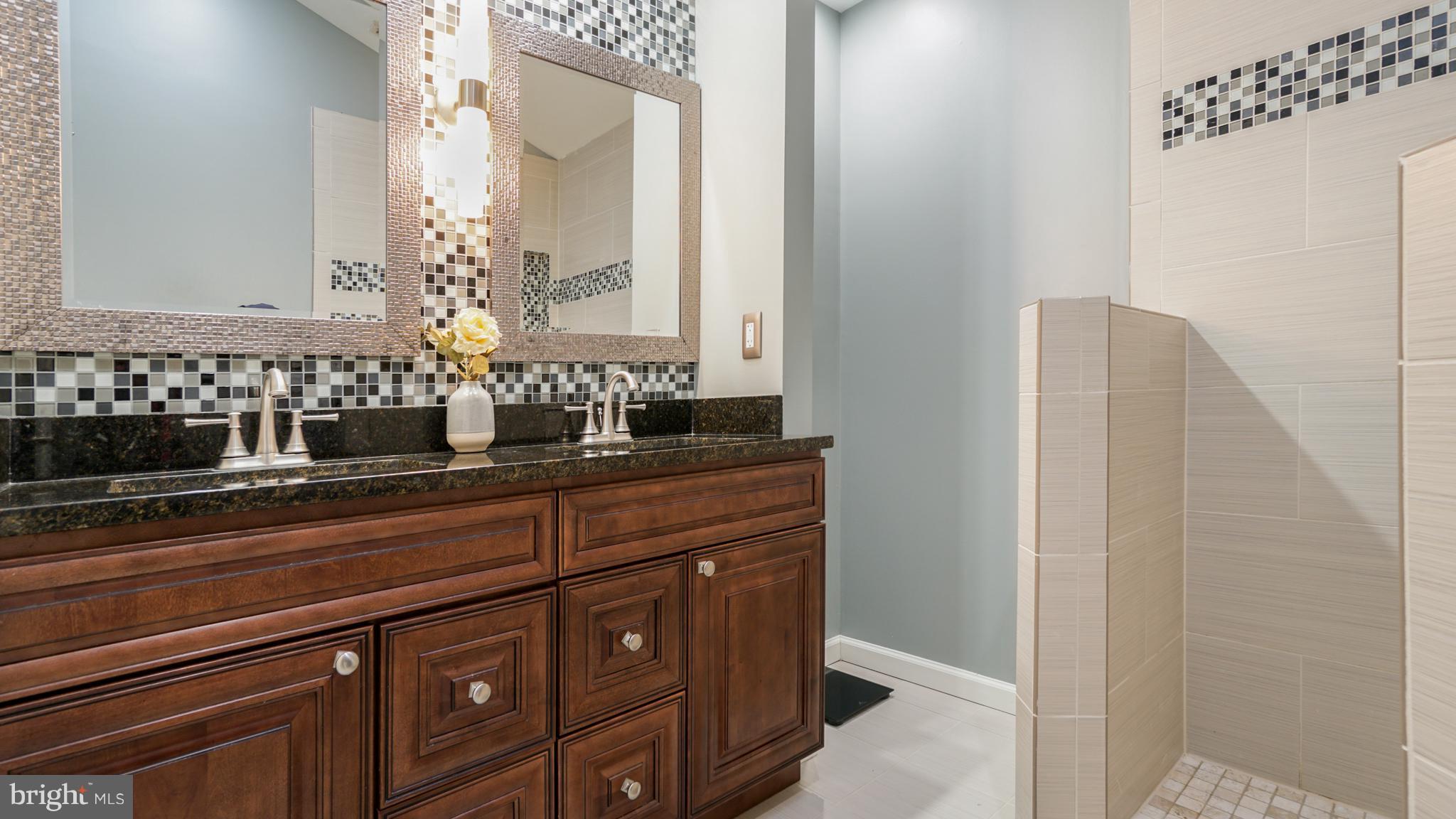 20617 Beaver Ridge Road Montgomery Village, MD 20886 - Photo 17 of 27 Bath (Master)
