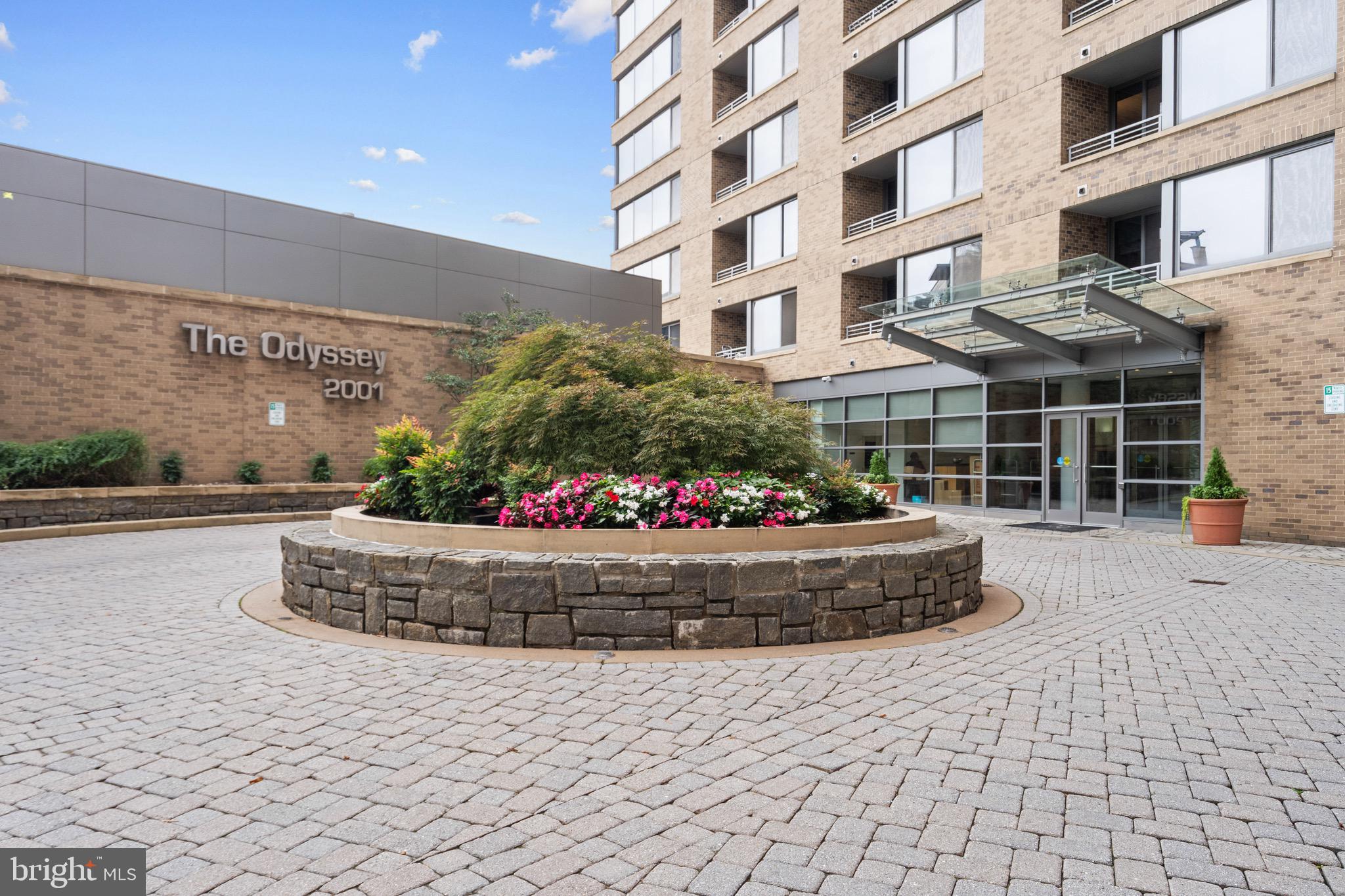 2001 15th Street North, Unit 306 Arlington, VA 22201 - Photo 2 of 56