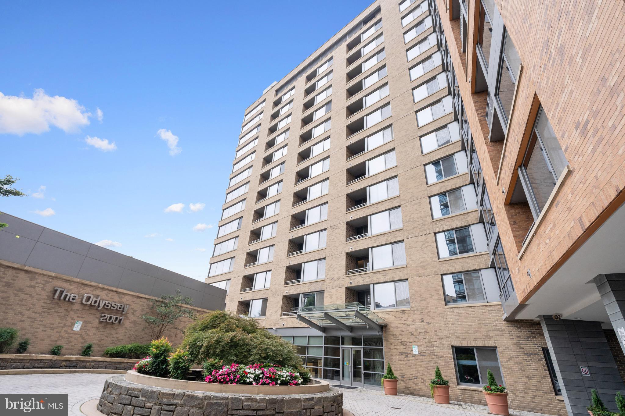 2001 15th Street North, Unit 306 Arlington, VA 22201 - Photo 3 of 56 a view of a building