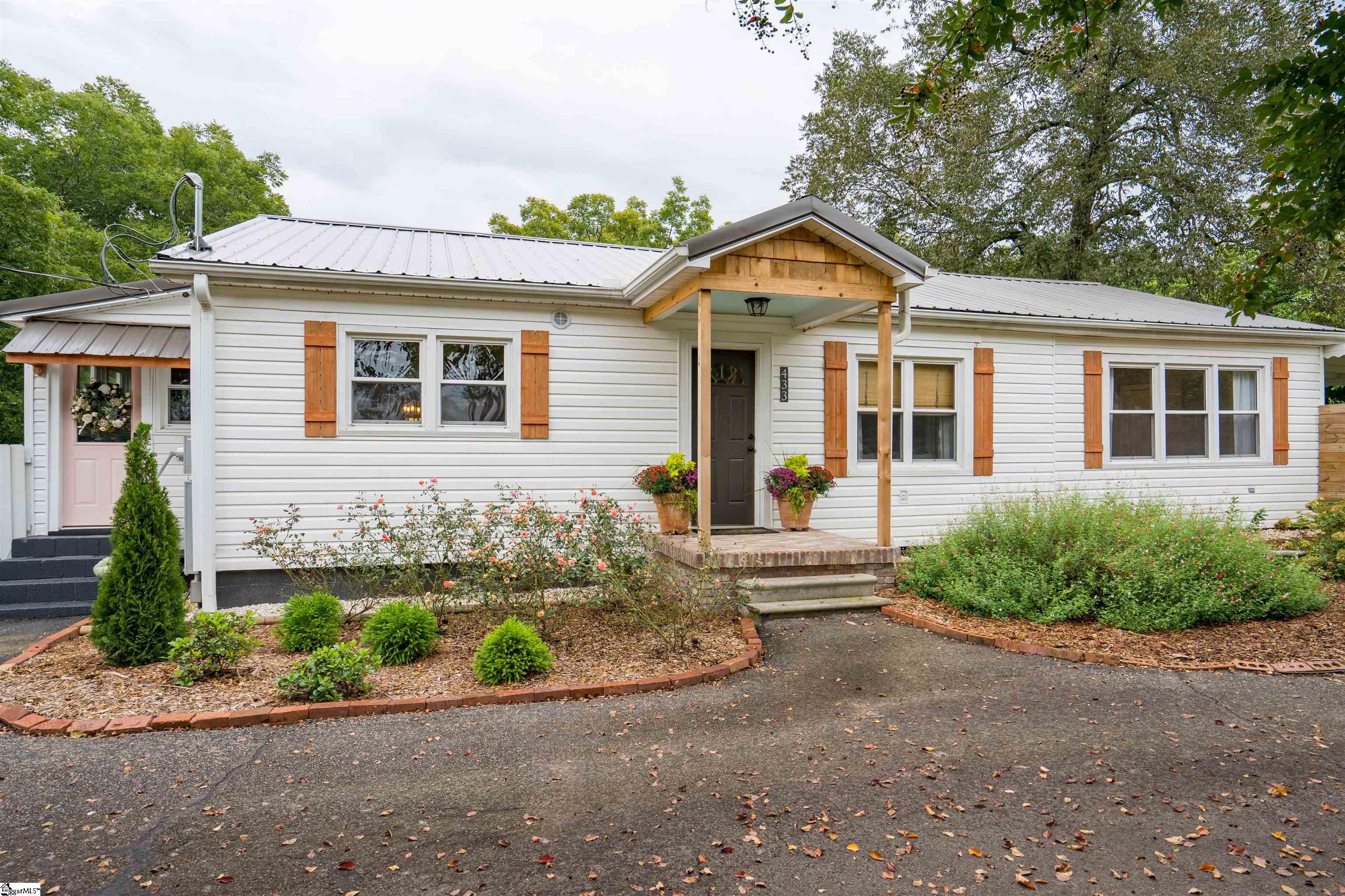 433 State Rd S-39-127 Liberty, SC 29657 - Photo 1 of 36