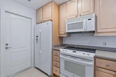 $550,000 | 3 Oakland Court, Tequesta, FL 33469