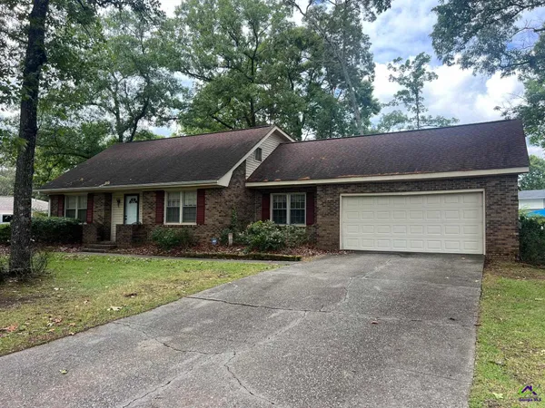 $259,900 | 307 Chelsea Drive, Warner Robins, GA 31088