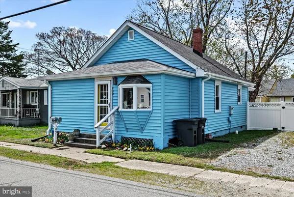 $370,000 | 109 Bancroft Avenue, Colonial Beach, VA 22443