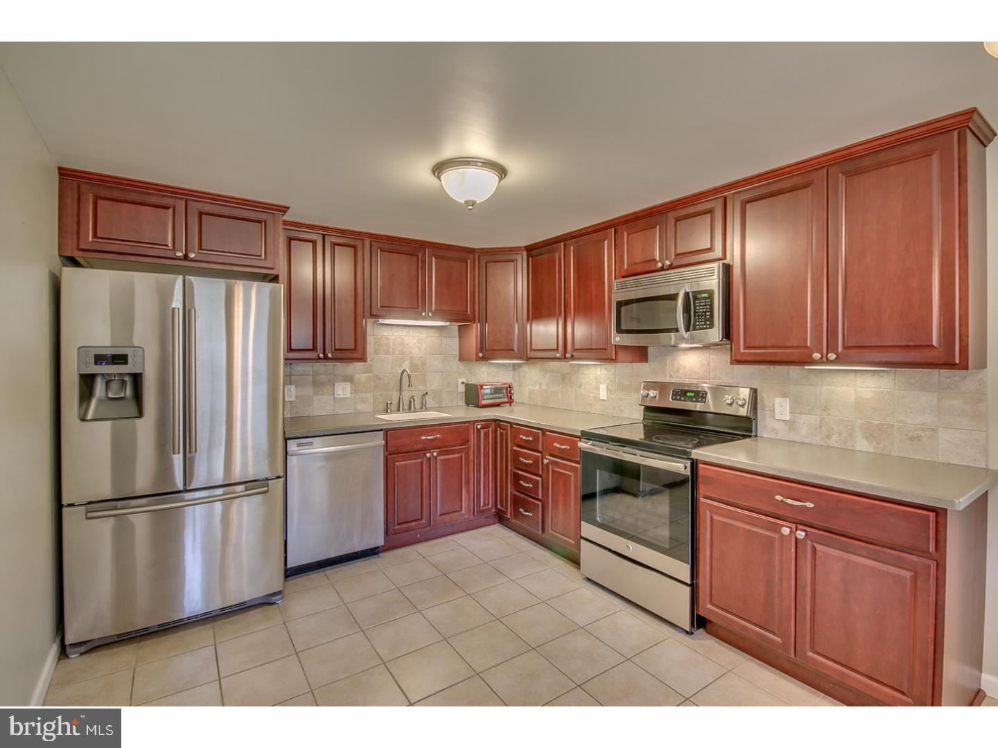 657 Beatty Road Springfield, PA 19064 - Photo 5 of 18 Kitchen