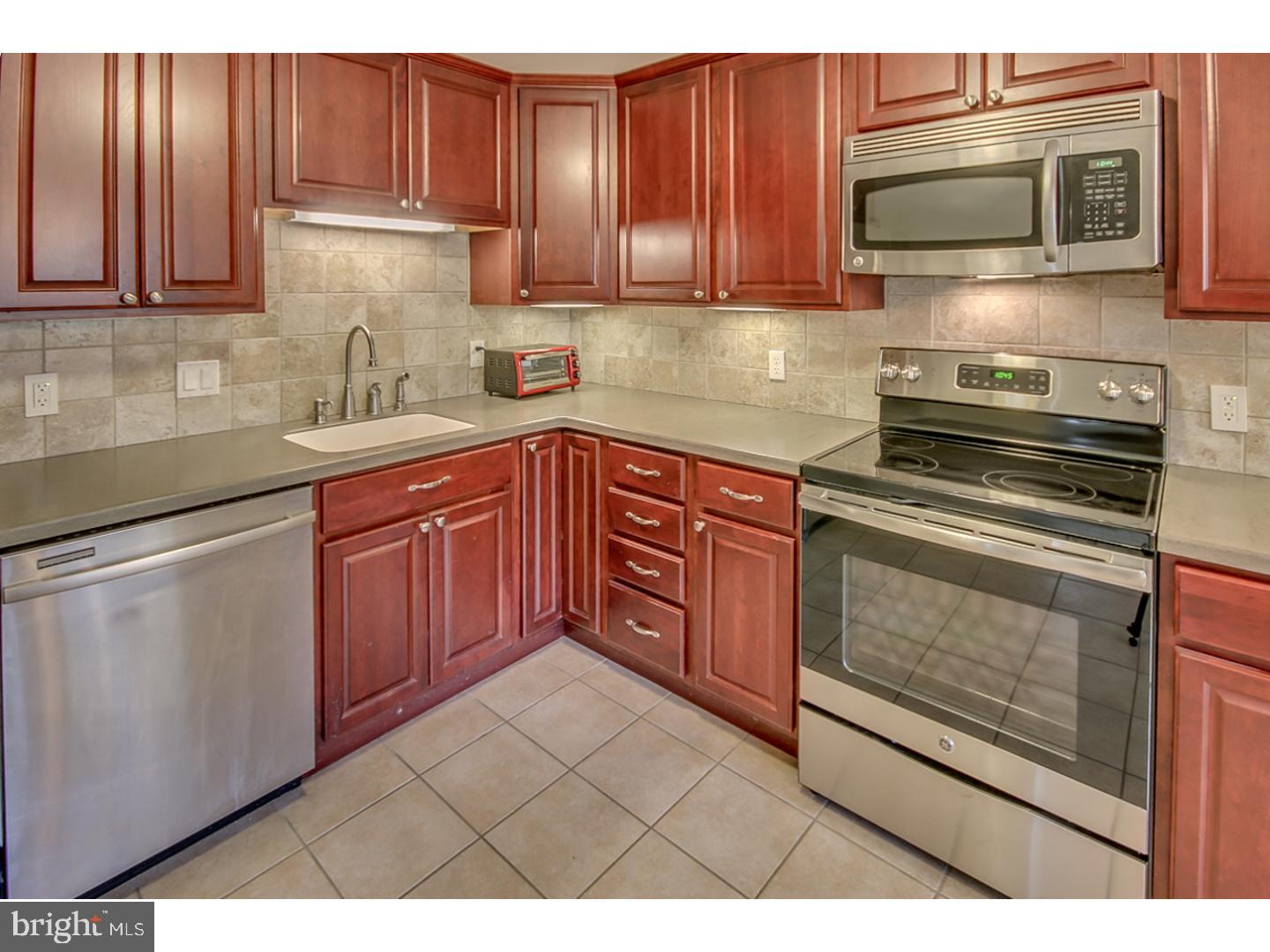 657 Beatty Road Springfield, PA 19064 - Photo 6 of 18 Kitchen
