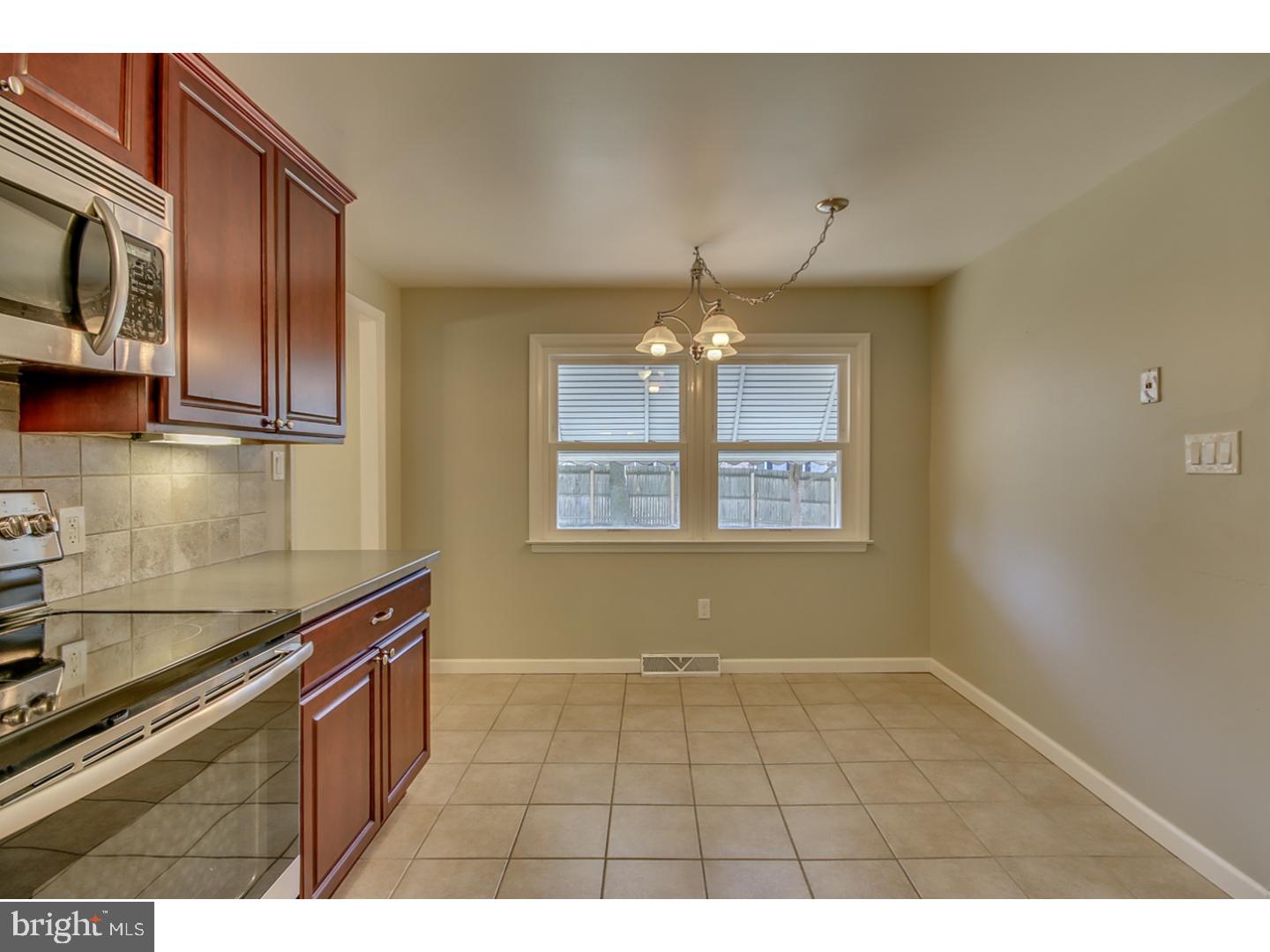 657 Beatty Road Springfield, PA 19064 - Photo 7 of 18 Kitchen