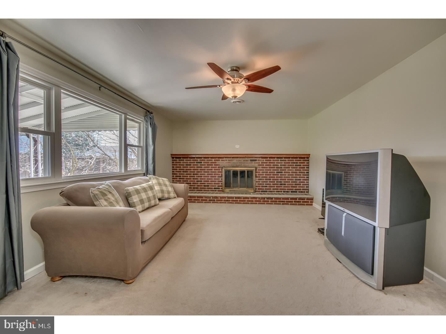 657 Beatty Road Springfield, PA 19064 - Photo 8 of 18 Family Room