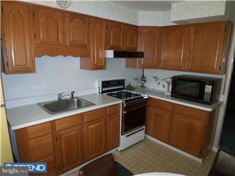 3327 Fairdale Road Philadelphia, PA 19154 - Photo 4 of 12 Kitchen