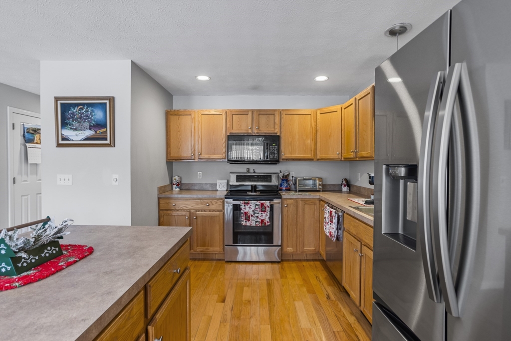 12 Meditation Lane, Unit 12 Lancaster, MA 01523 - Photo 11 of 38