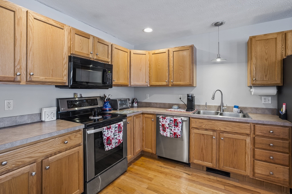 12 Meditation Lane, Unit 12 Lancaster, MA 01523 - Photo 12 of 38