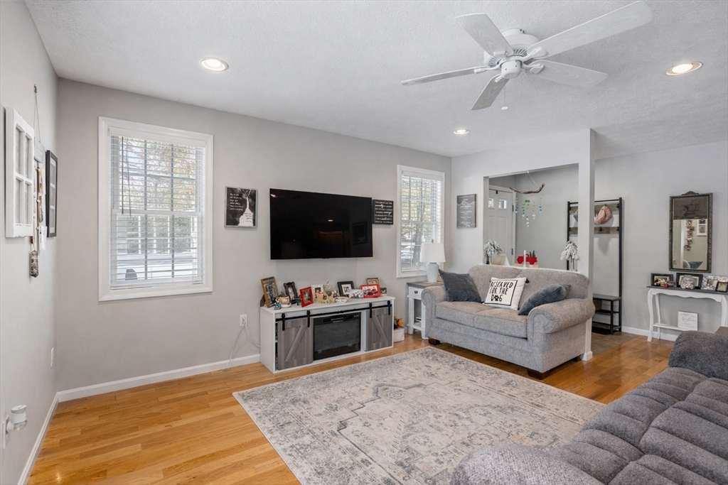 12 Meditation Lane, Unit 12 Lancaster, MA 01523 - Photo 5 of 38