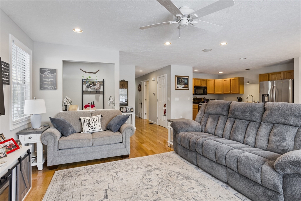 12 Meditation Lane, Unit 12 Lancaster, MA 01523 - Photo 6 of 38