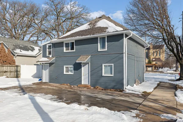 $319,500 | 1120 4th Street Southeast, Rochester, MN 55904