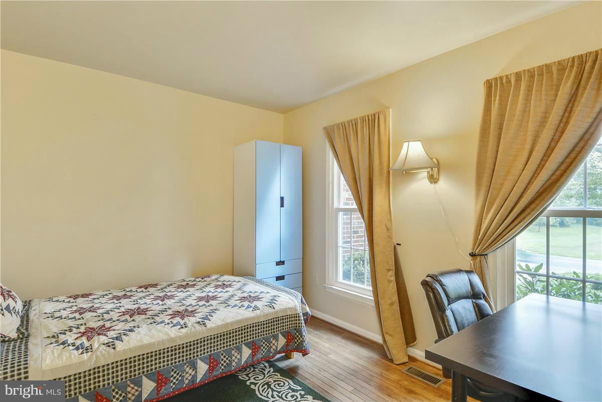 15608 Good Hope Road Silver Spring, MD 20905 - Photo 12 of 30 Interior (General)