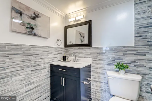 $319,999 | 517 North Armistead Street, Unit 303, Alexandria, VA 22312