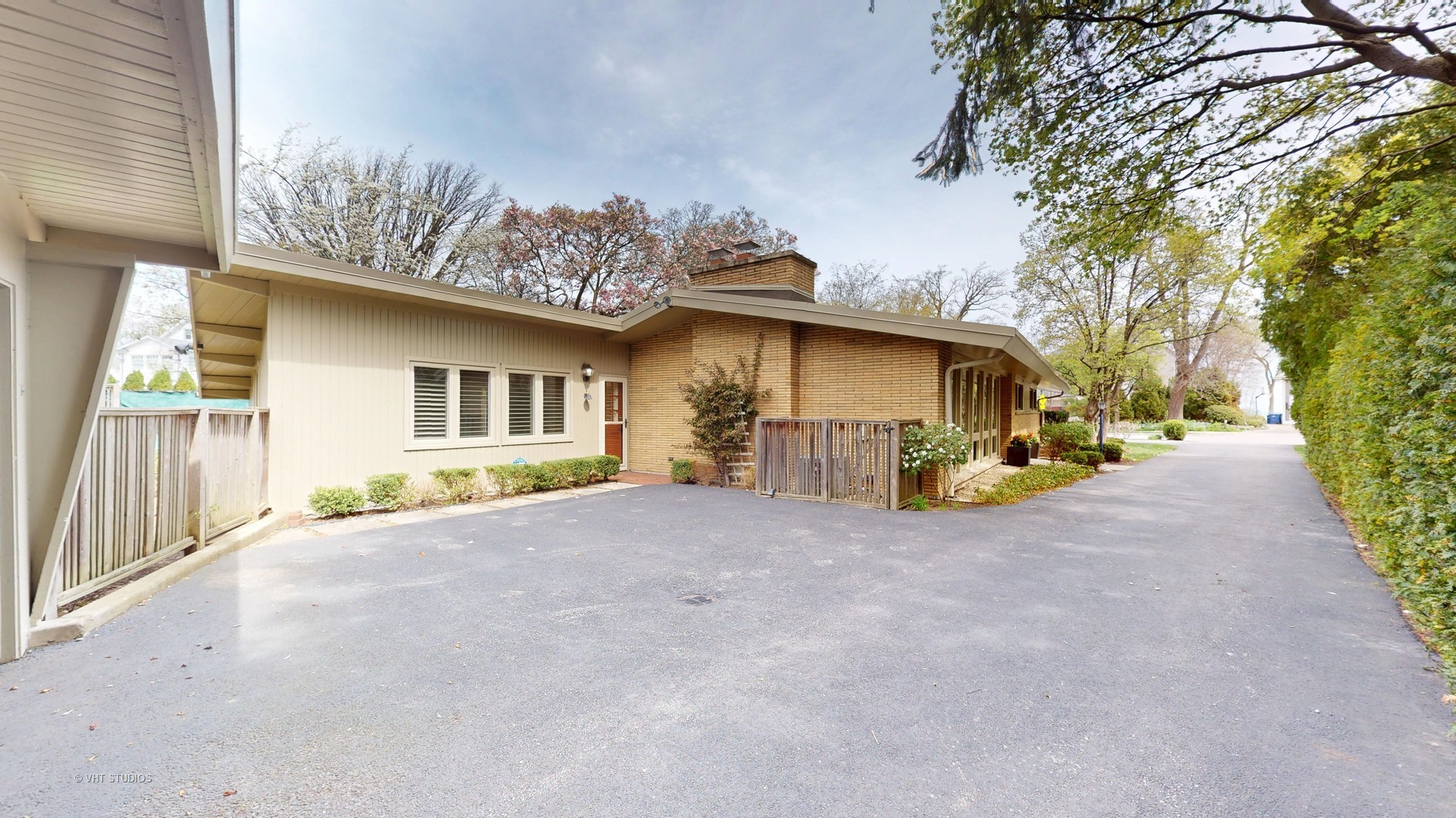 1321 Sheridan Road Wilmette, IL 60091 - Photo 32 of 36 a view of a house with a patio