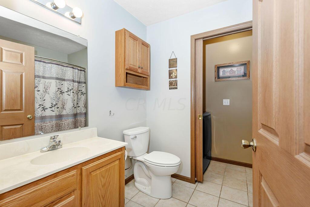 261 Goose Pond Road, Unit B Newark, OH 43055 - Photo 29 of 55 27-MainBathroom