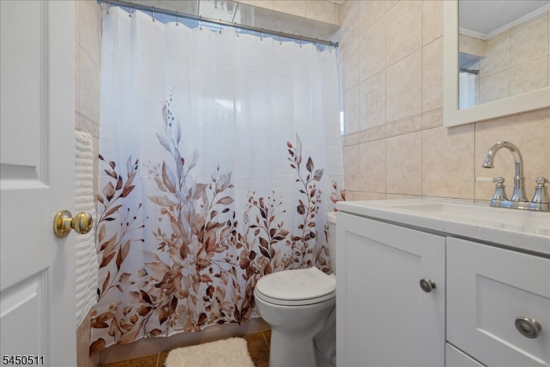 175 Colonial Road West Union, NJ 07083 - Photo 24 of 42 Gallery Image 24