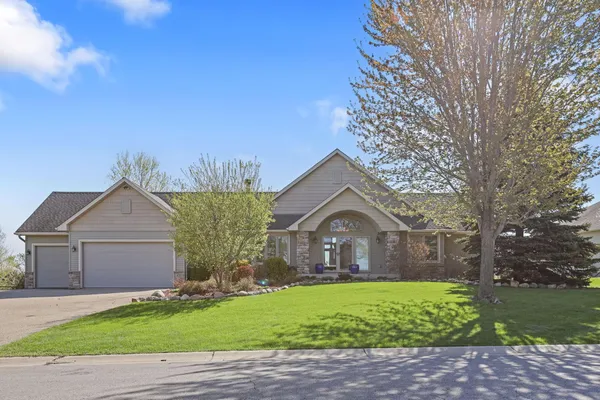 $639,000 | 470 Emma Street, Norwood Young America, MN 55368