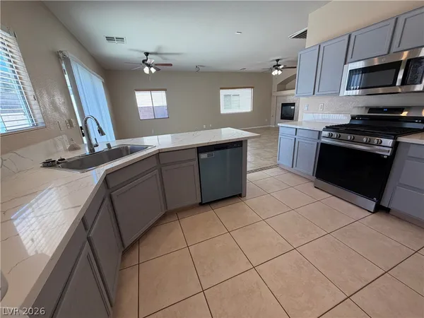 $2,995 | 4429 Rockaway Beach Street, Las Vegas, NV 89129