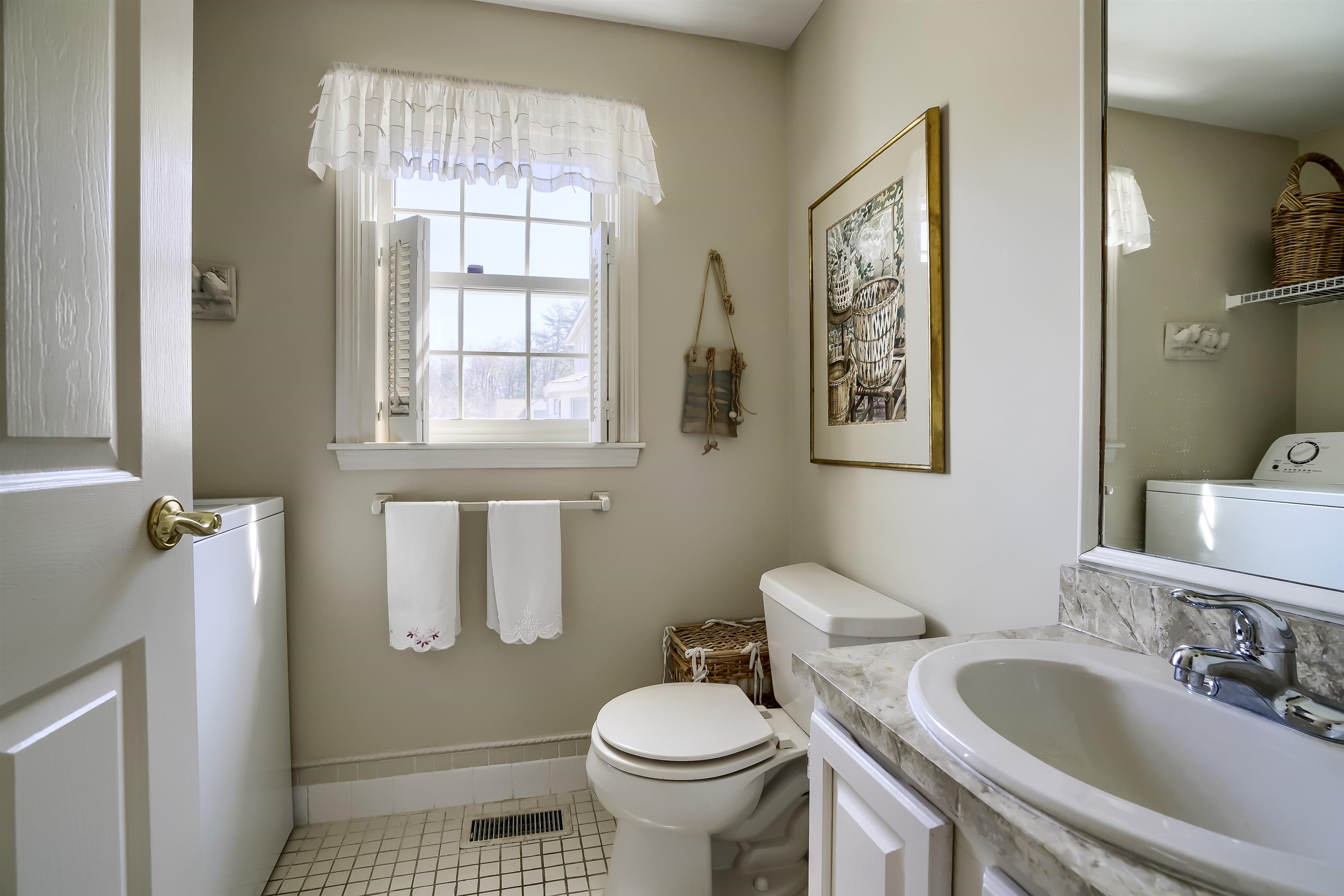 17 Prentiss Way Exeter, NH 03833 - Photo 11 of 33 Gallery Image 11