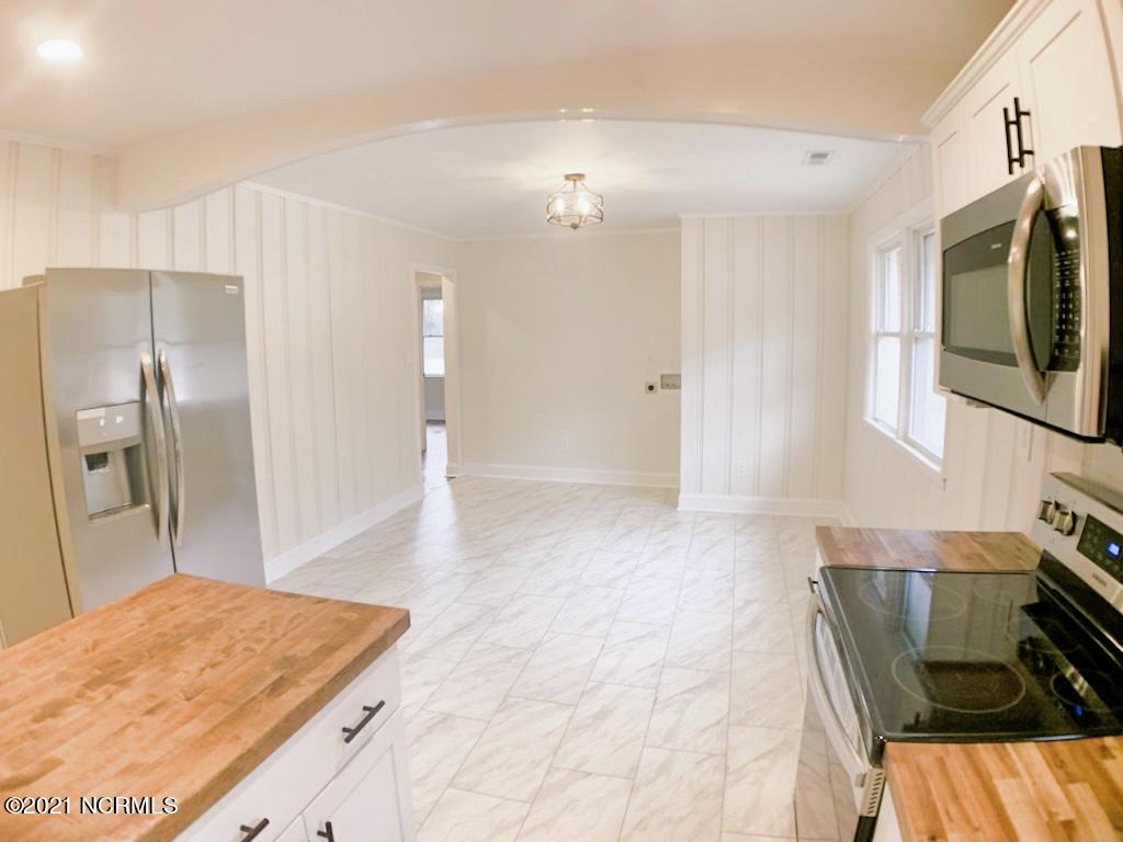 1778 Old Mill Road Wallace, NC 28466 - Photo 5 of 12 Brand new stainless steel appliances