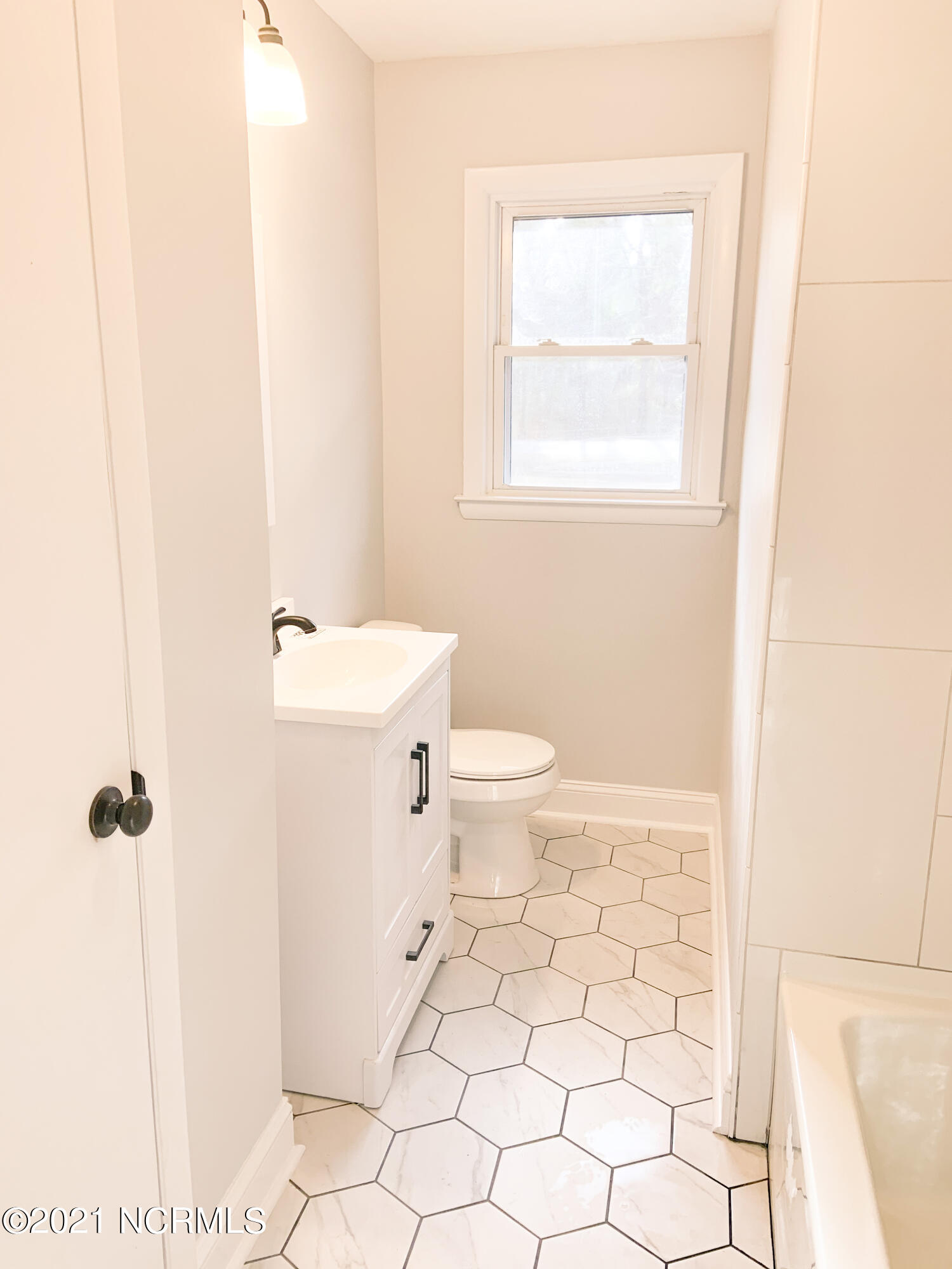 1778 Old Mill Road Wallace, NC 28466 - Photo 7 of 12 Delightful tile flooring