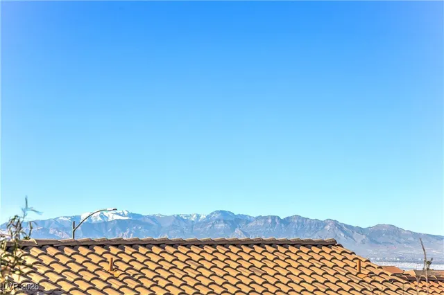 $2,400 | 2219 Bannerwood Street, Henderson, NV 89044