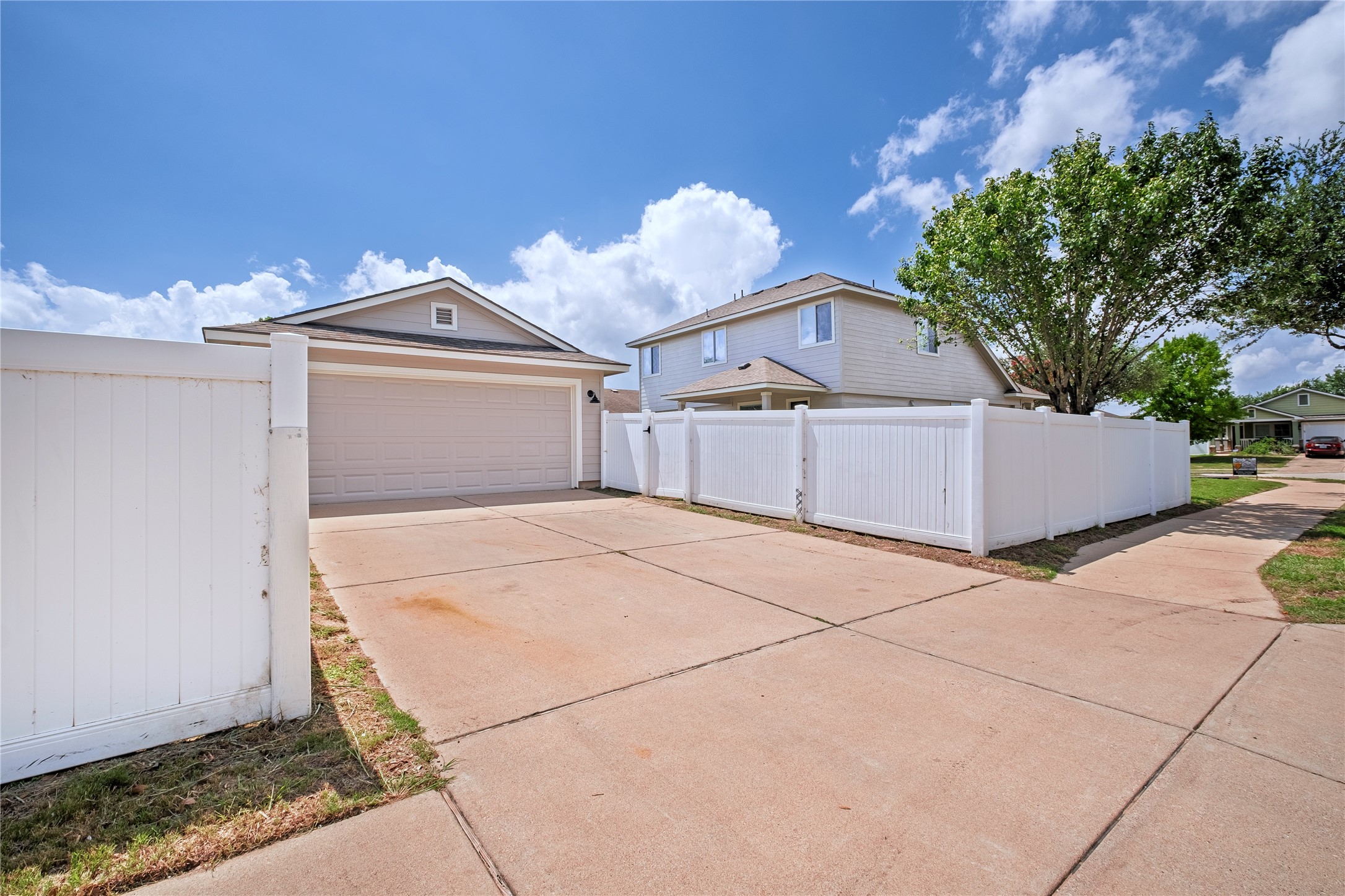 1400 Portchester Castle Path Pflugerville, TX 78660 - Photo 39 of 40 Detached garage featuring a gate