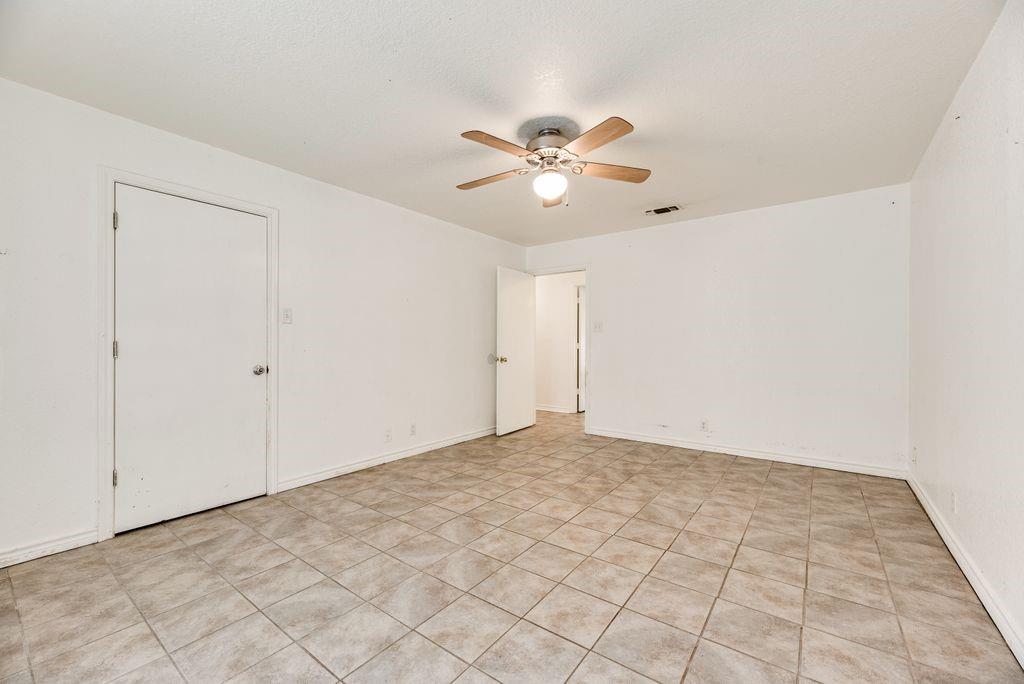 298 Butterfield Road Denison, TX 75021 - Photo 16 of 34