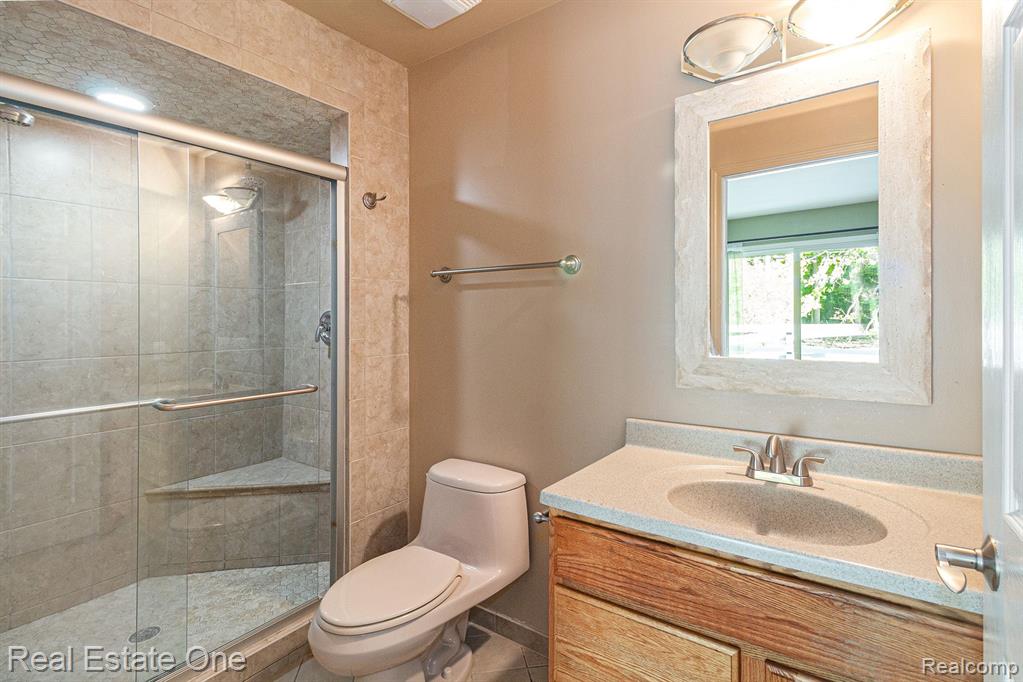 41454 Chattman Street Novi, MI 48375 - Photo 13 of 19