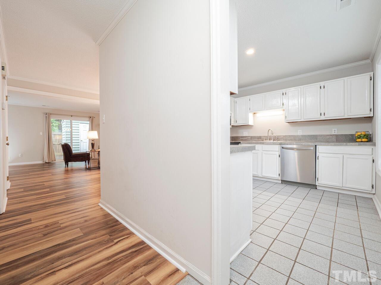 5403 Pine Top Circle Raleigh, NC 27612 - Photo 3 of 26 Gallery Image 3