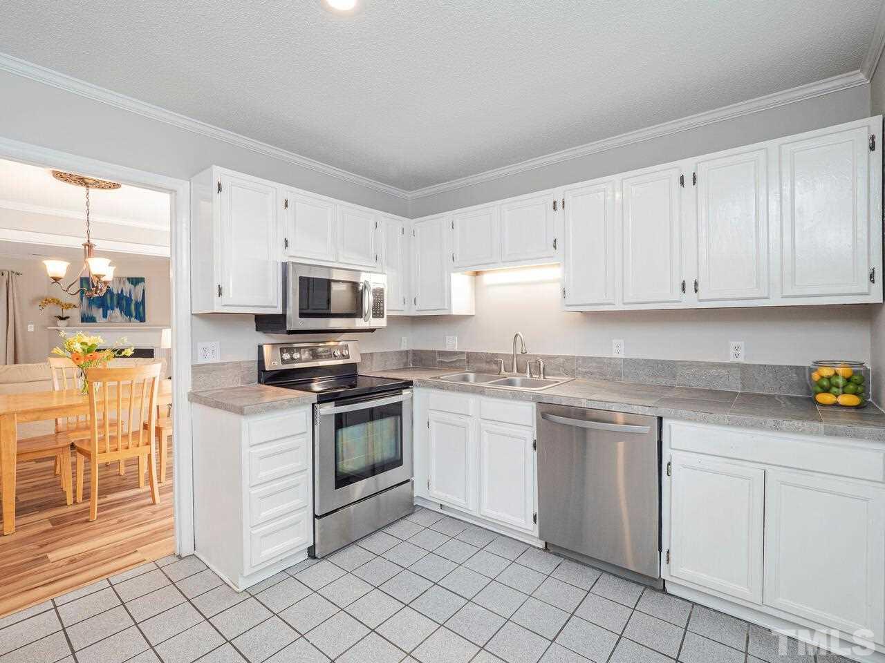 5403 Pine Top Circle Raleigh, NC 27612 - Photo 4 of 26 Gallery Image 4