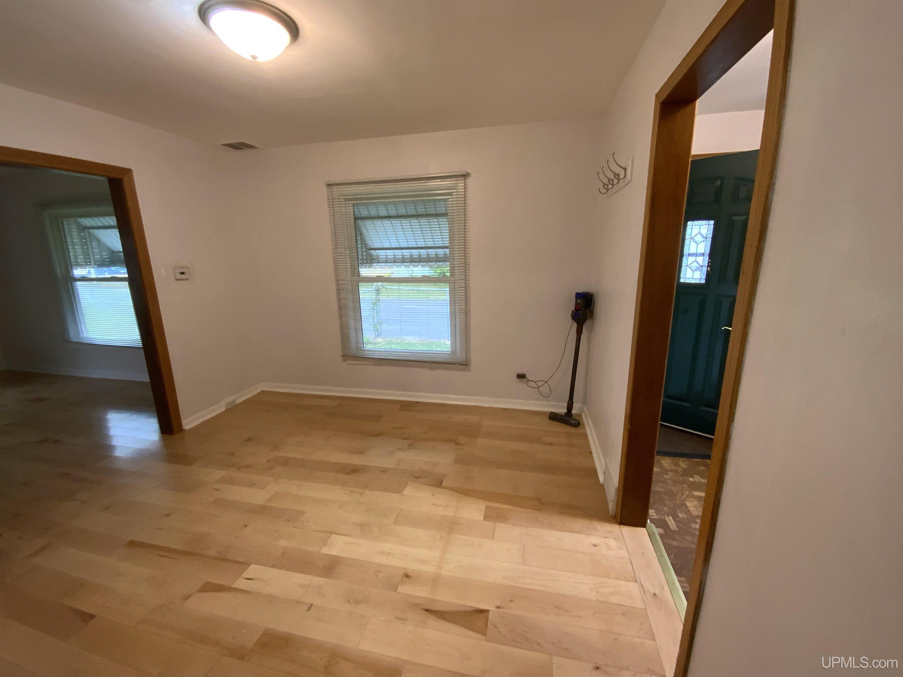 2010 West Ridge Street Marquette, MI 49855 - Photo 6 of 26 Gallery Image 6