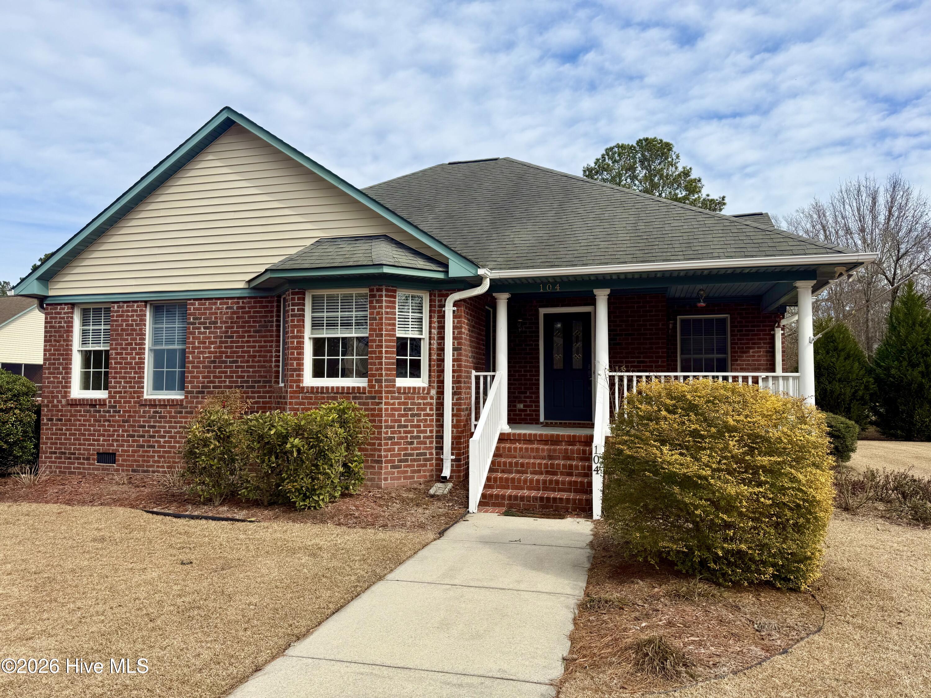 104 Boleyn Loop New Bern, NC 28562 - Photo 1 of 18 Front Exterior