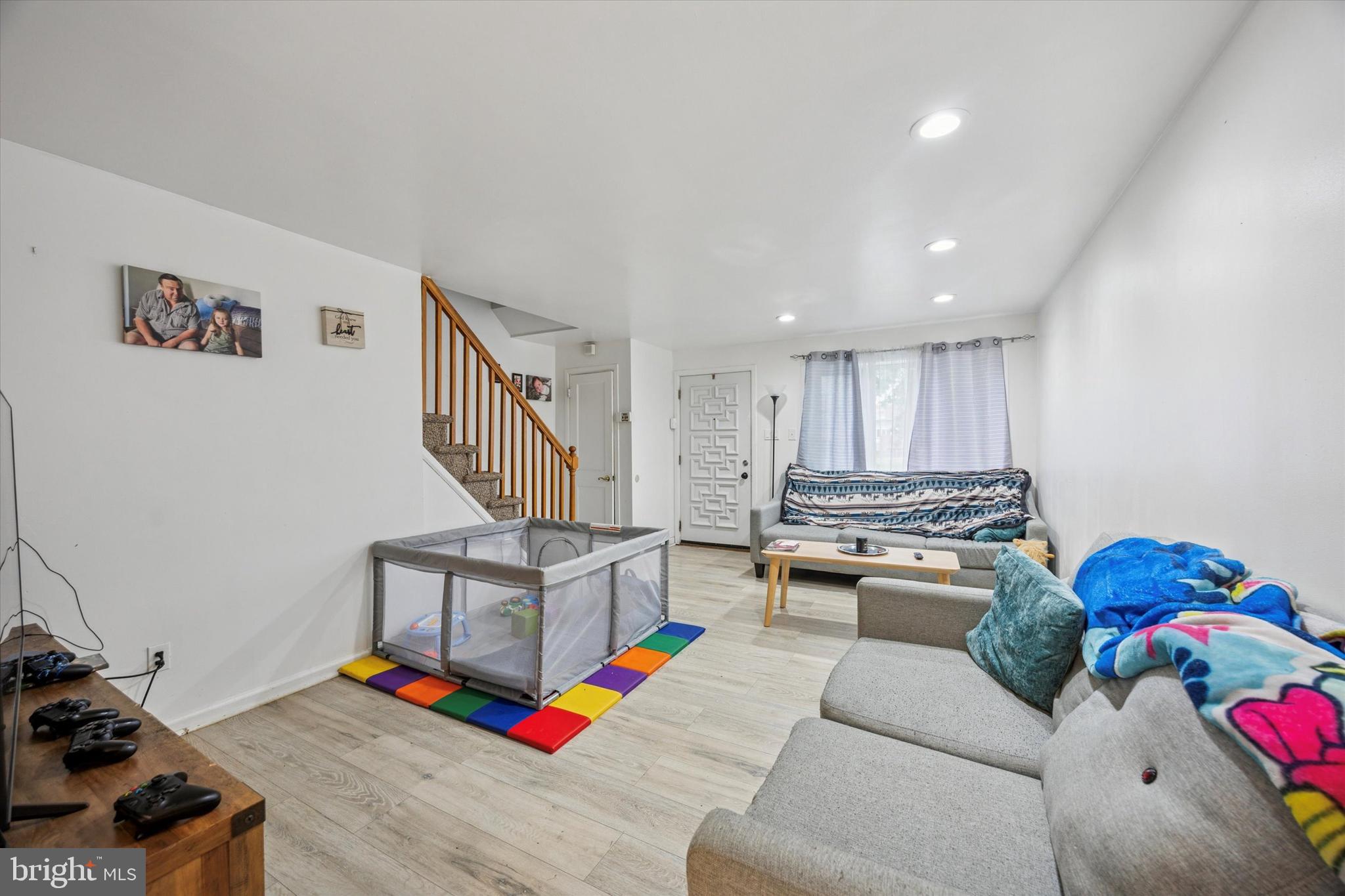 1946 Carter Road Folcroft, PA 19032 - Photo 4 of 26 a living room with furniture and a wooden floor