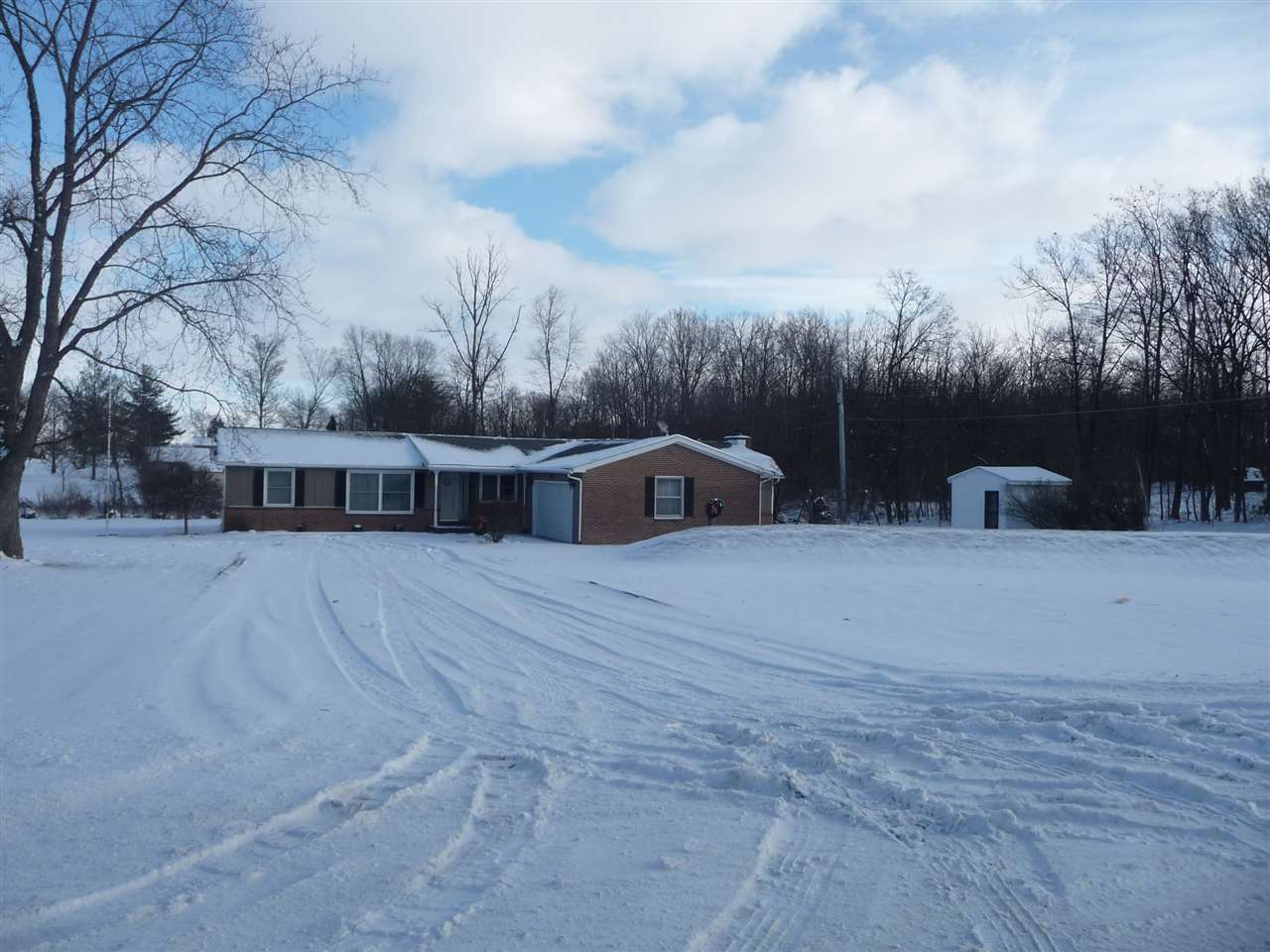6119 Hartzell Road Fort Wayne, IN 46816 - Photo 1 of 20