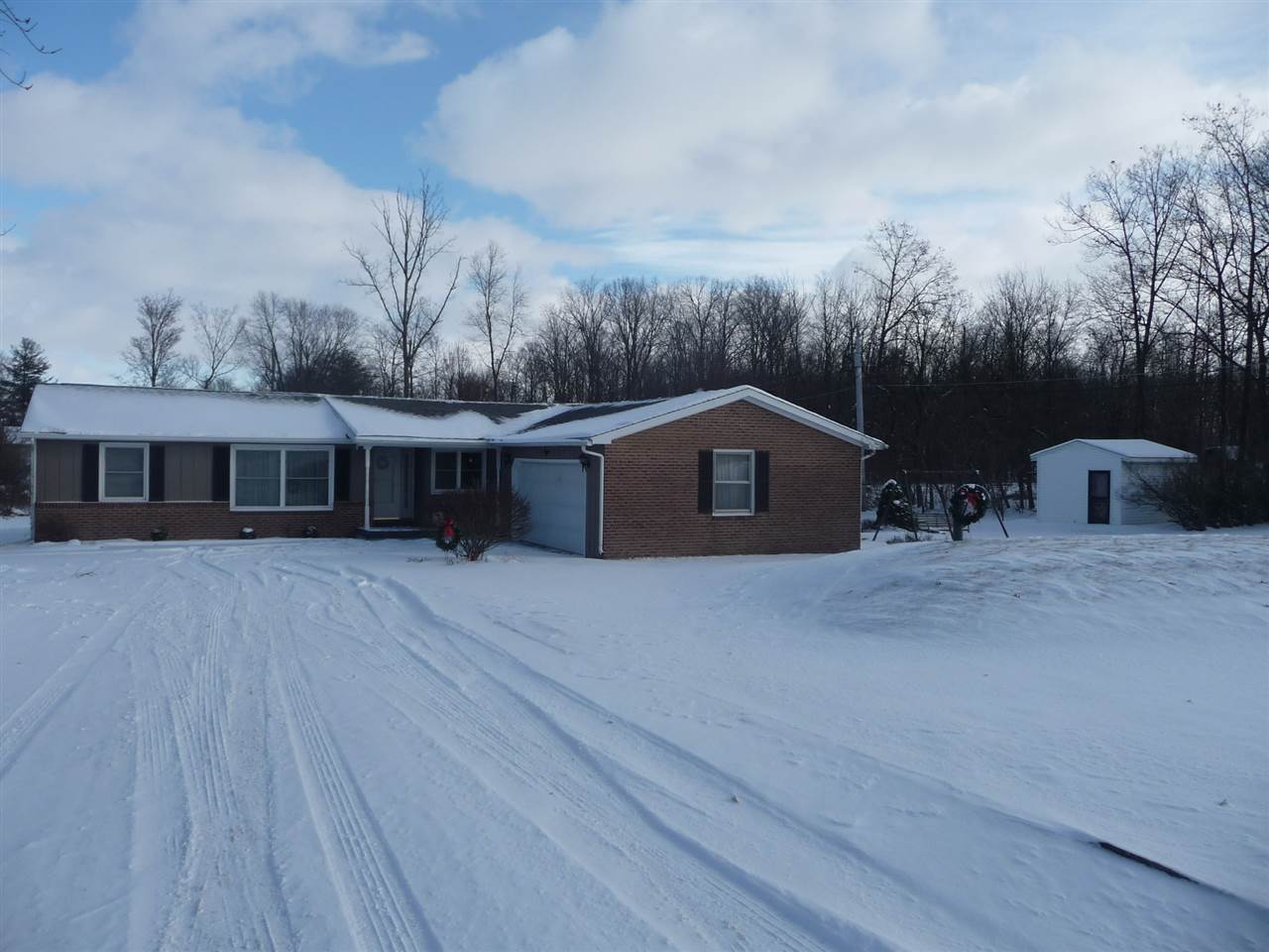 6119 Hartzell Road Fort Wayne, IN 46816 - Photo 3 of 20