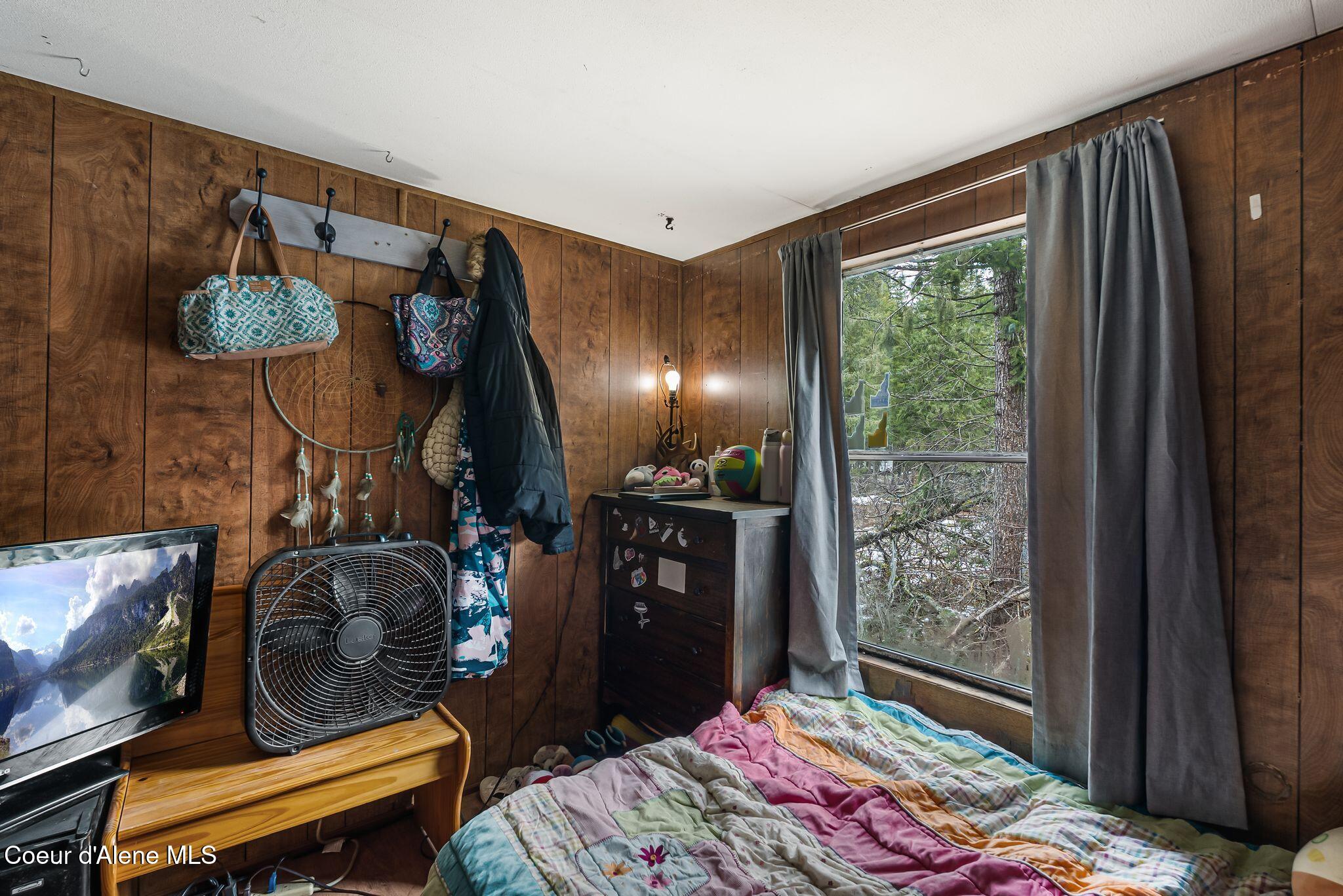 582 Mountain View Road Clark Fork, ID 83811 - Photo 13 of 30 Guest Room